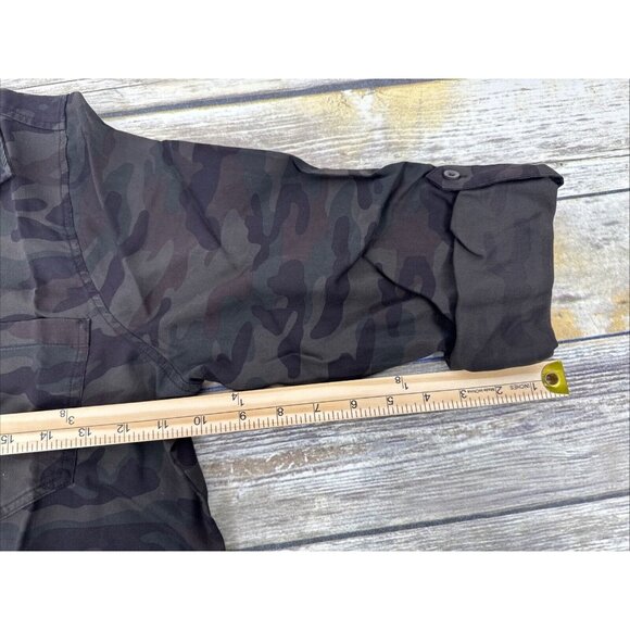 Side Stitch Button Front Tunic With Roll Tab Sleeve Camo Print Size S A381343 - Picture 11 of 13